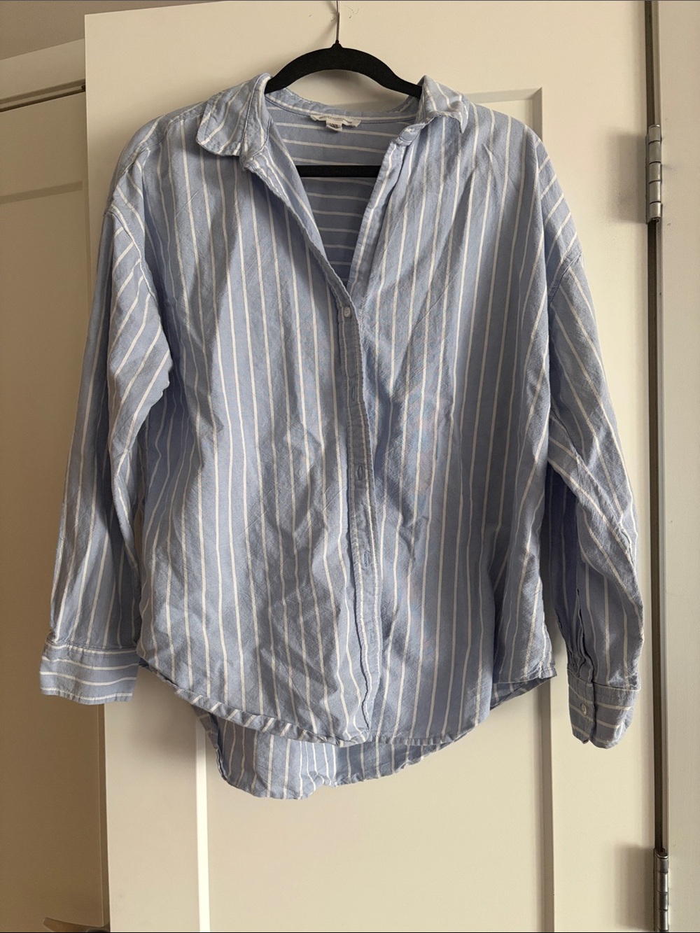 beachlunchlounge Light Blue and White Striped Button down shirt sz L Nordstrom
